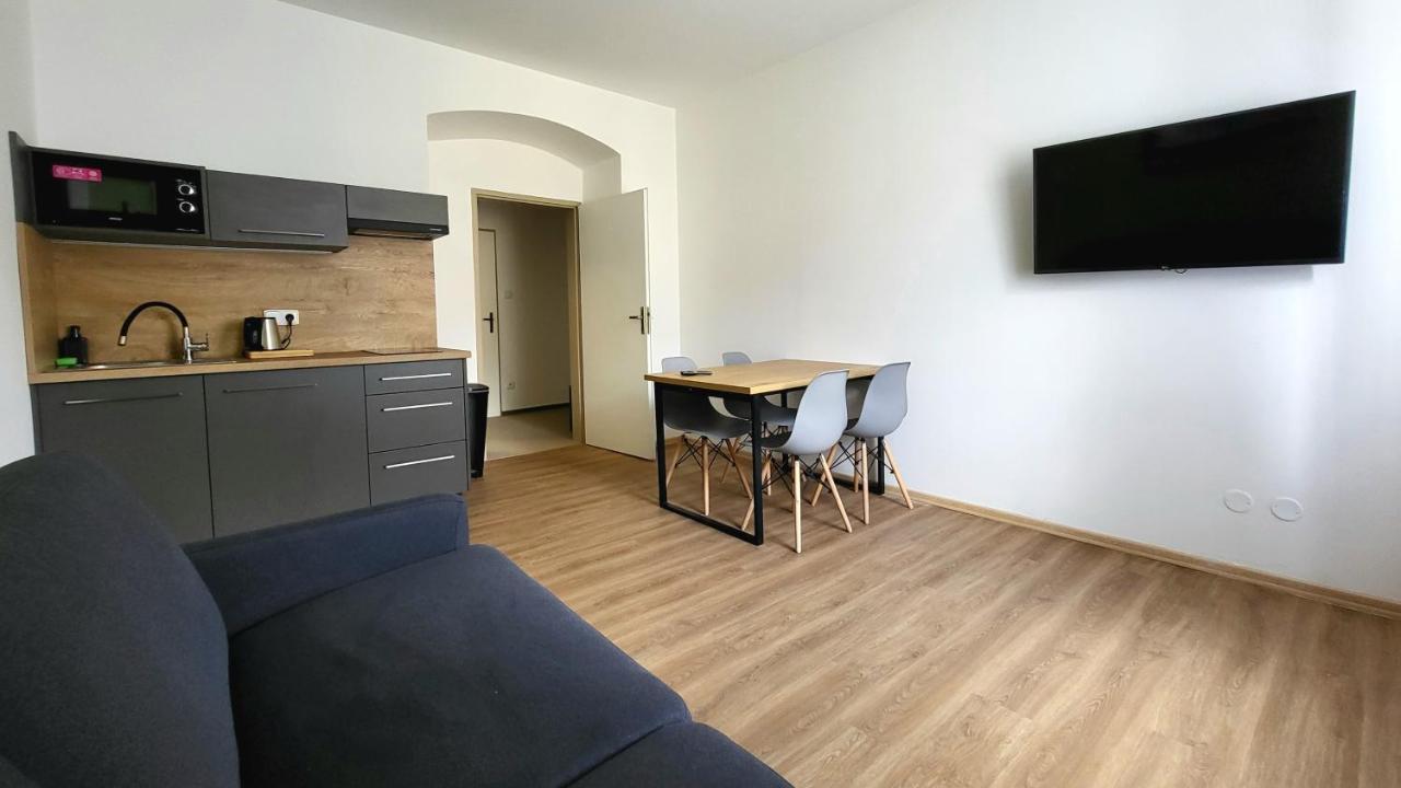 Apartmany Hotelu Ostry Железна Руда Екстер'єр фото